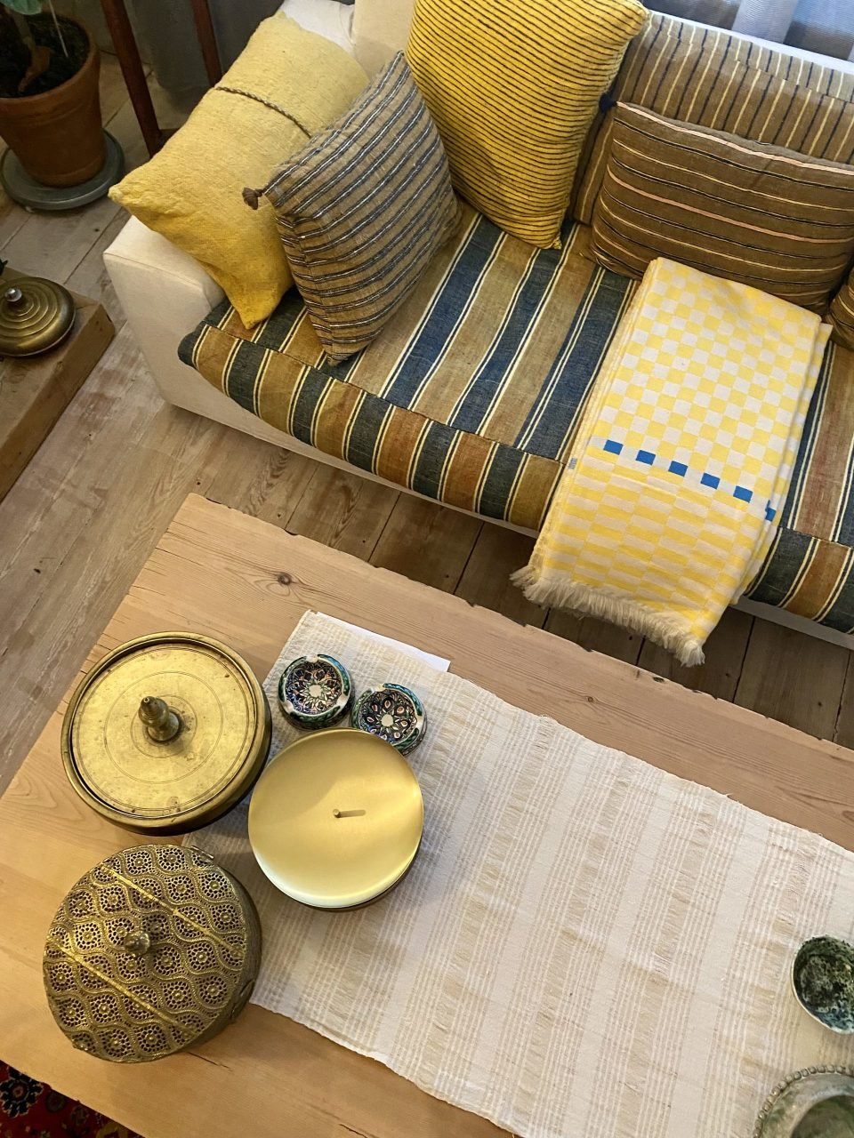 %100 Pamuklu Jakarlı Dama Desenli Sarı Tek Kişilik Pike