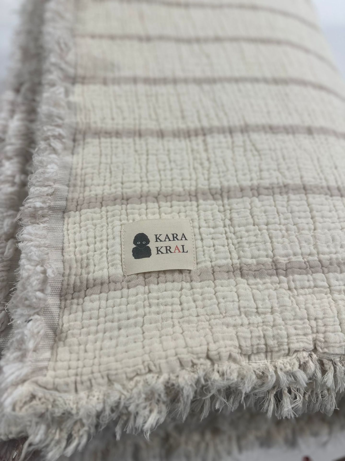 ELYAF DOLGULU MÜSLİN YATAK ÖRTÜSÜ ÇİFT KİŞİLİK  KREM